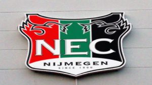 Welke club promoveert van de eerste divisie direct naar de Eredivisie?